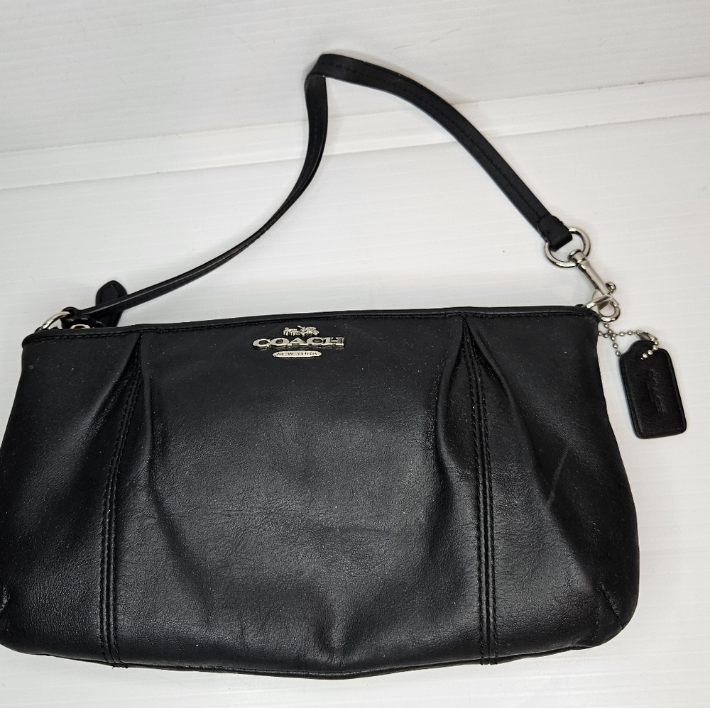 Coach New York Colette Black Pleated Leather Mini Clutch – Wristlet Purse F52153 - Picture 6 of 16